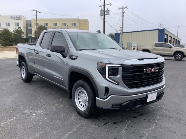2026 GMC Sierra SLE's photo