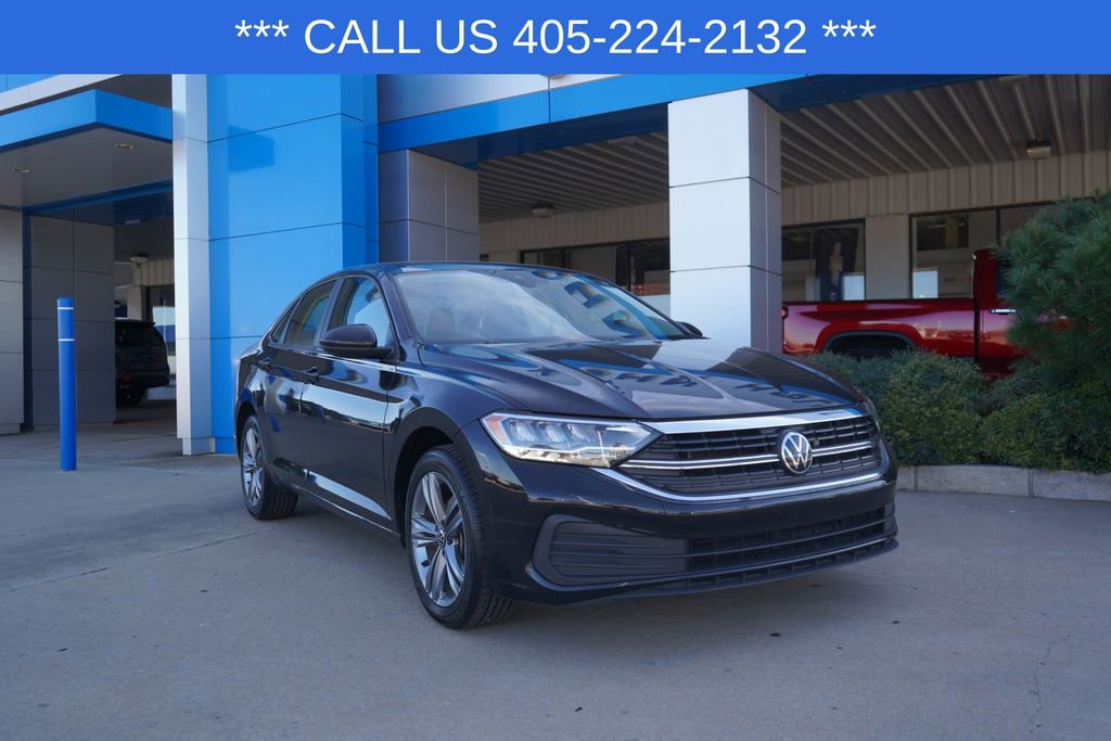 Used 2024 Volkswagen Jetta SE with VIN 3VW7M7BU3RM015885 for sale in Chickasha, OK