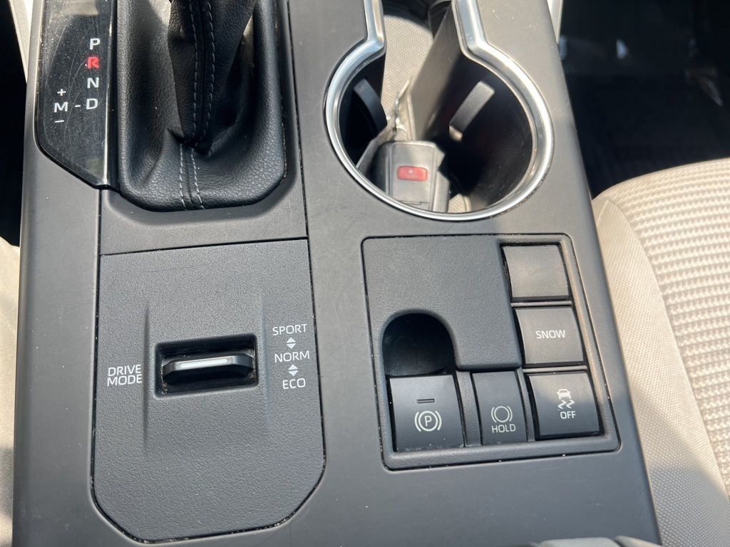 2023 Toyota Highlander L photo 13