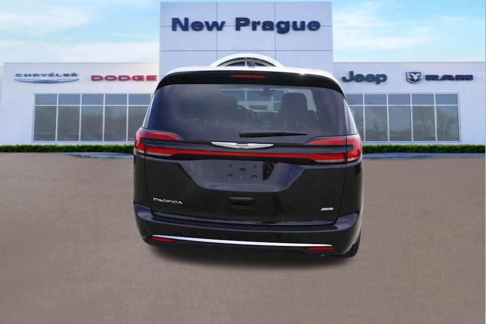 2025 Chrysler Pacifica photo 4