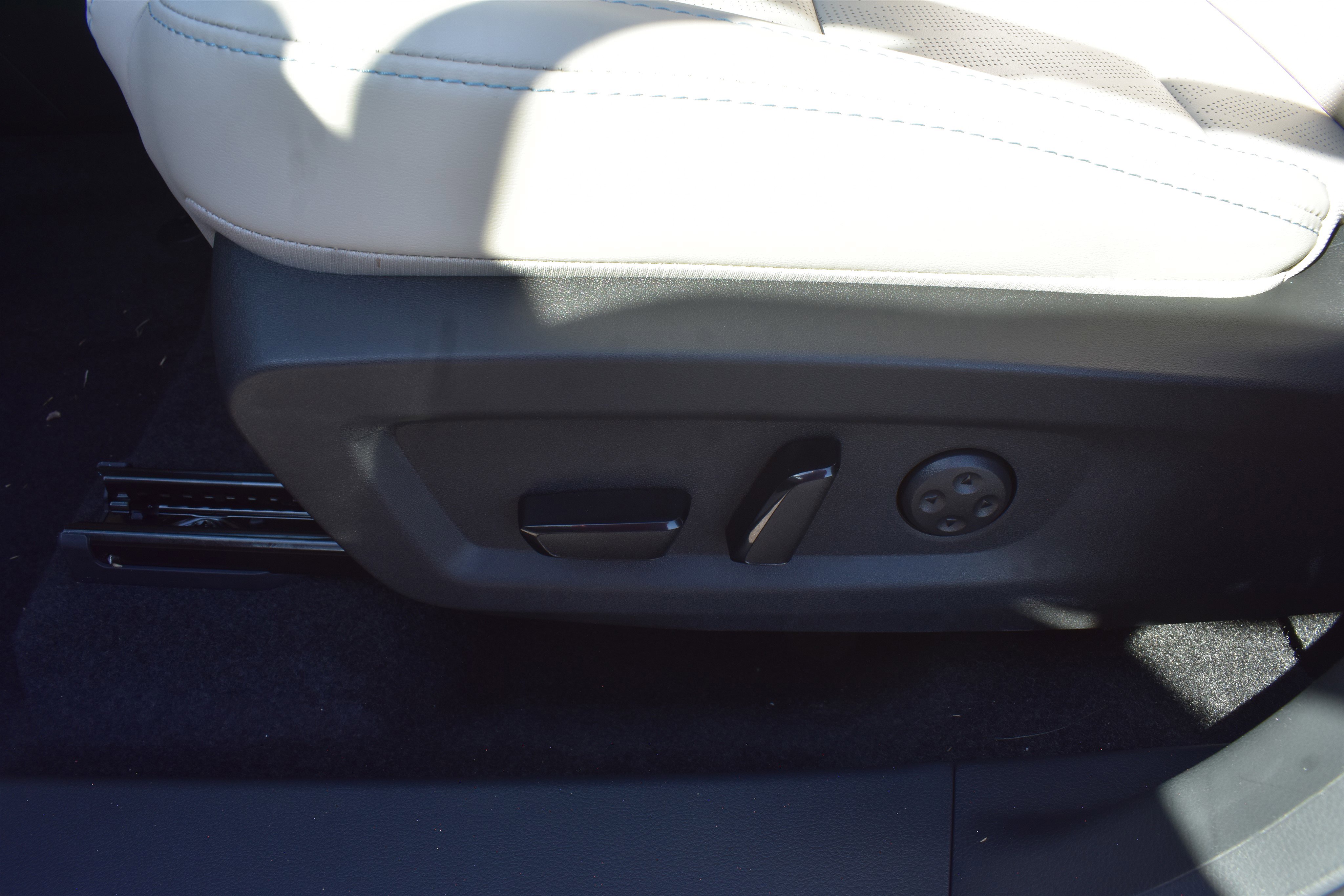 2026 Nissan Murano Platinum photo 8