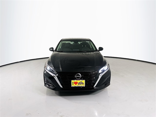 2025 Nissan Altima SV photo 2