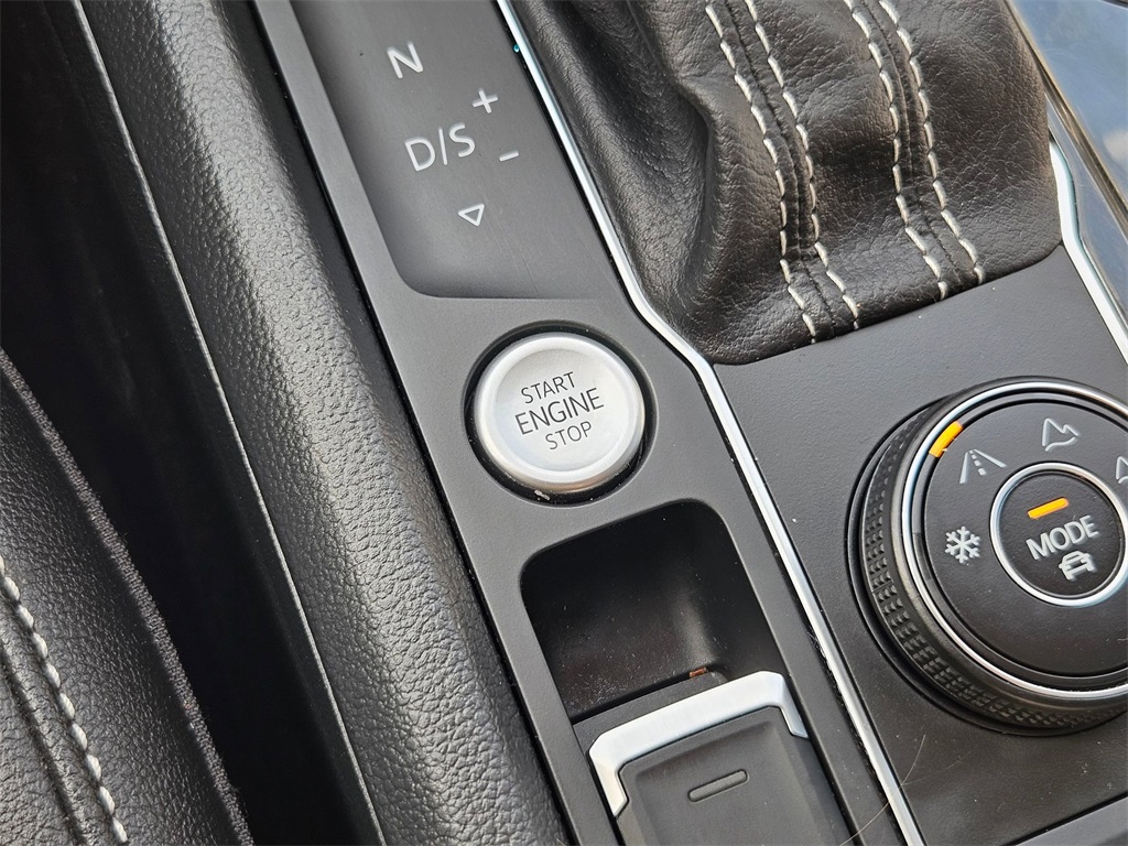 2023 Volkswagen Atlas V6 SEL photo 17