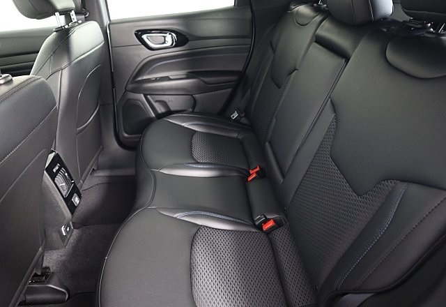 2025 Jeep Compass Latitude photo 10