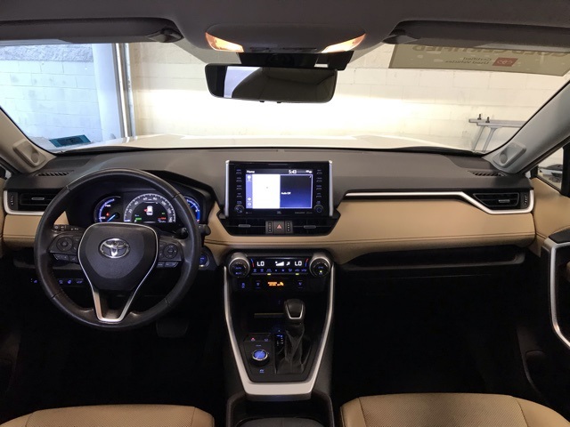2020 Toyota RAV4 Hybrid Limited photo 16