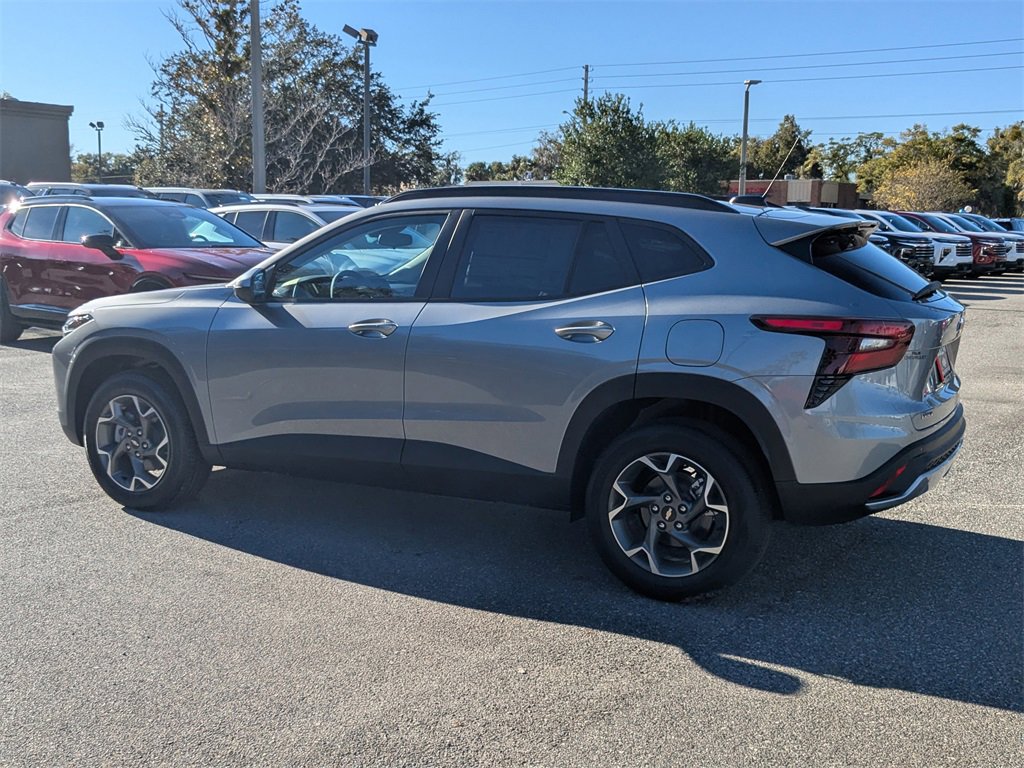 2026 Chevrolet Trax LT photo 4