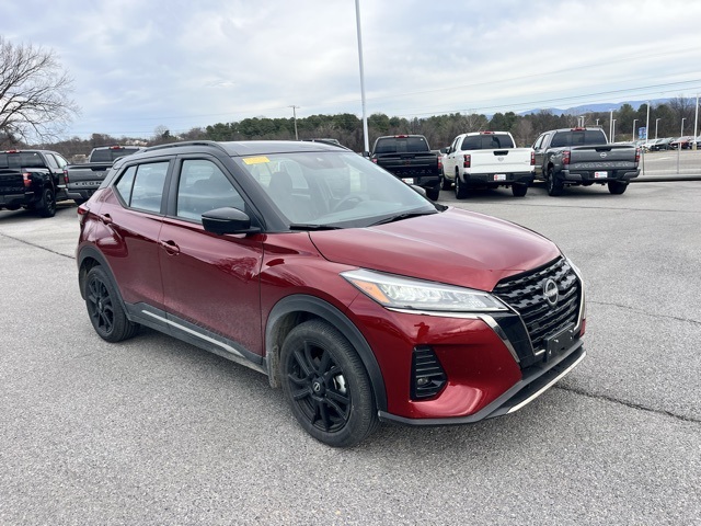 2024 Nissan Kicks SR's photo