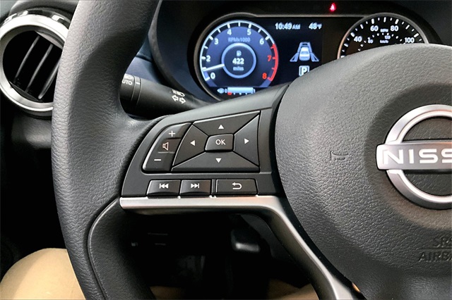 2025 Nissan Versa 1.6 SV photo 21