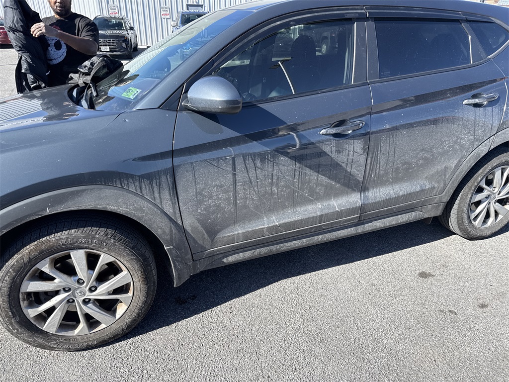 2019 Hyundai Tucson SE photo 3