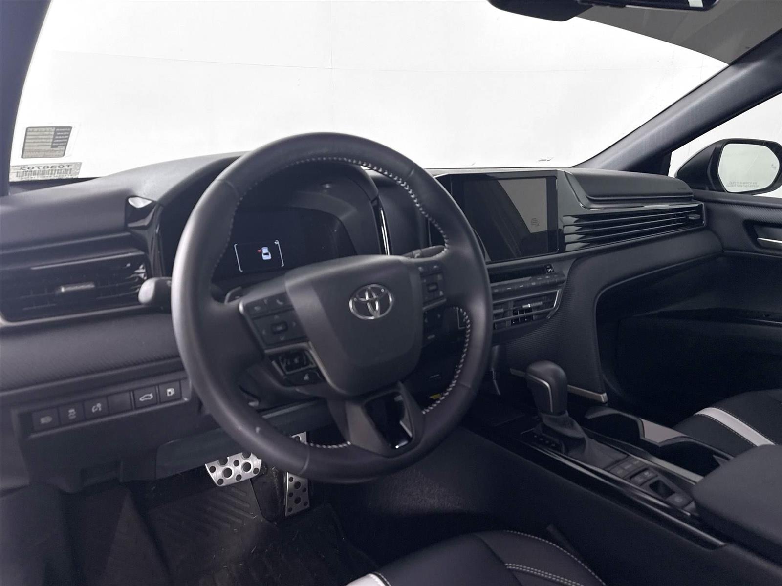2025 Toyota Camry SE photo 10