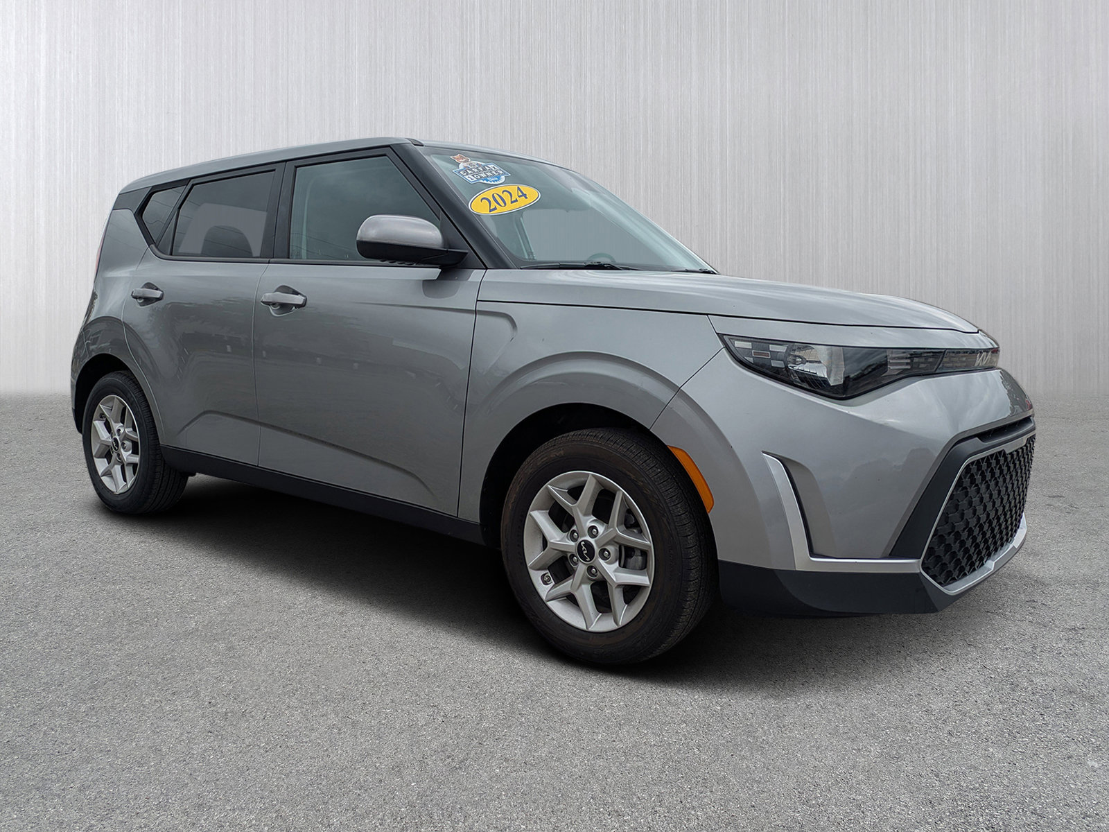 2024 Kia Soul LX's photo