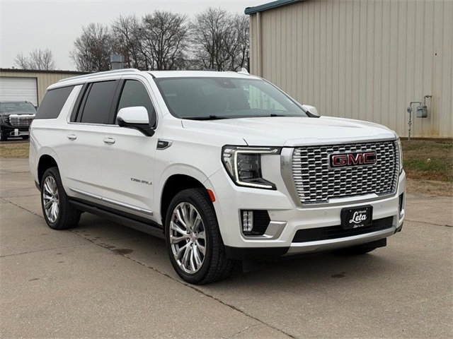 2023 GMC Yukon XL Denali's photo