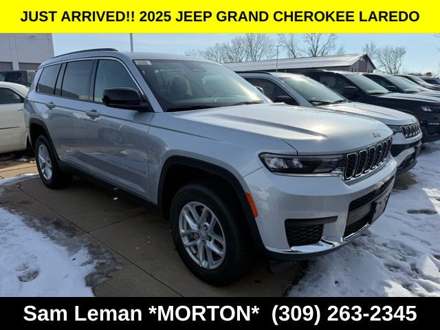 2025 Jeep Grand Cherokee L Laredo's photo