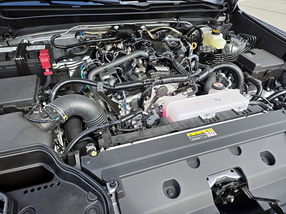 2025 Toyota Tacoma SR5 photo 18