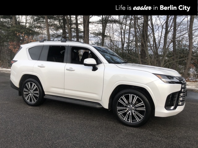 2026 Lexus LX Luxury's photo