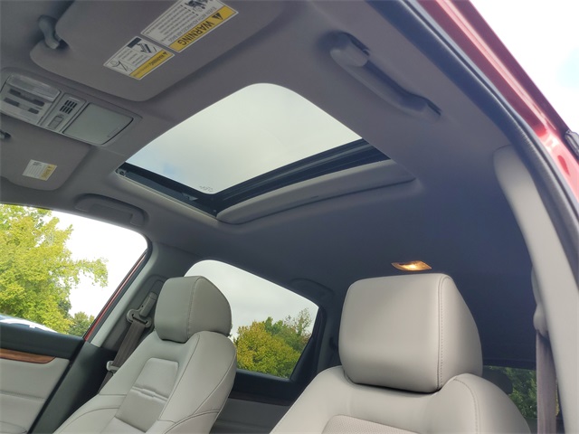 2022 Honda CR-V Hybrid Touring photo 11