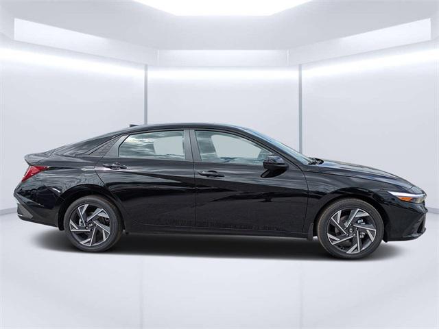 2025 Hyundai Elantra Hybrid SEL Sport photo 2