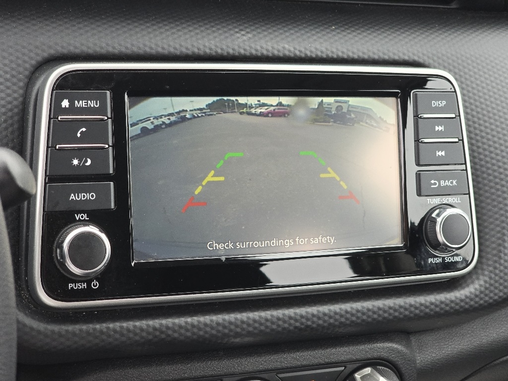 2024 Nissan Kicks S photo 3