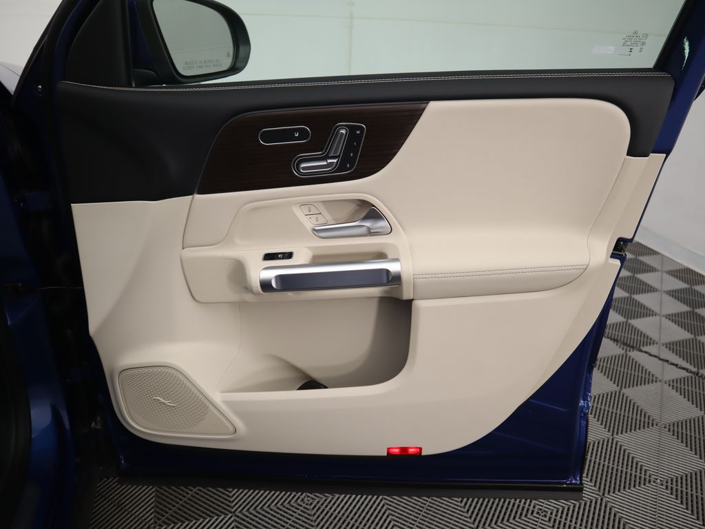 2026 Mercedes Benz GLB 250 photo 26