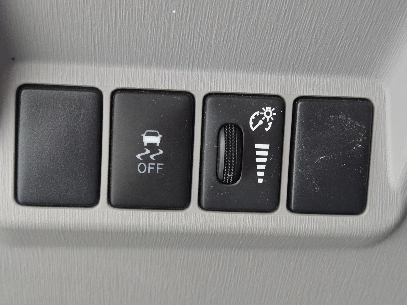 2015 Toyota Prius V Four photo 24