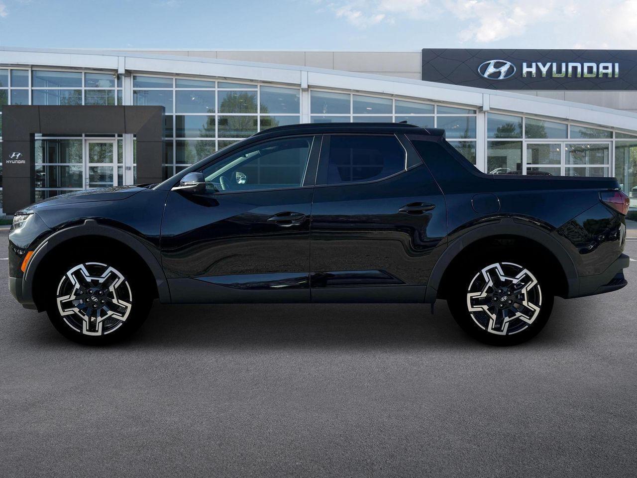 2025 Hyundai Santa Cruz Limited photo 2