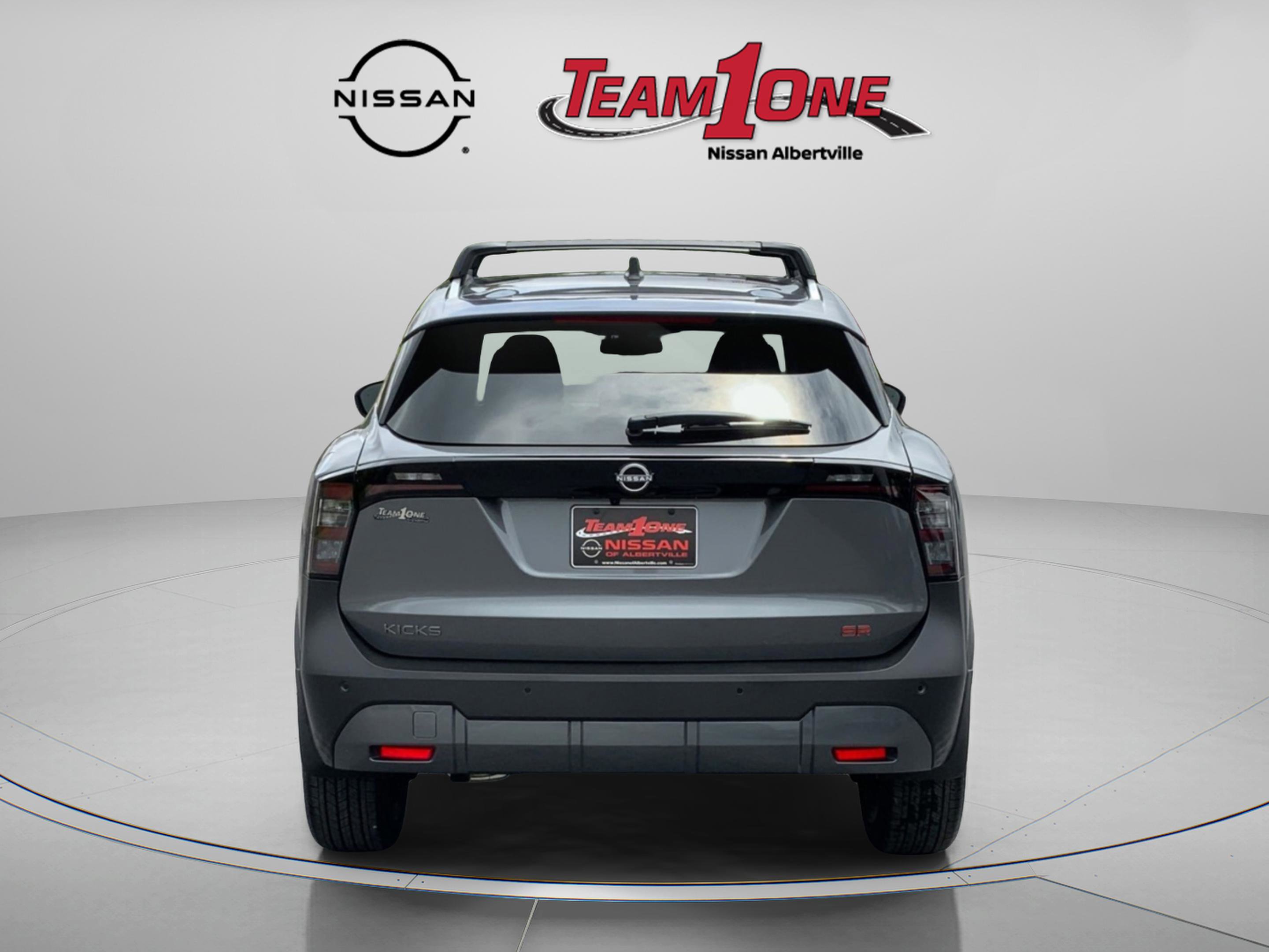 2025 Nissan Kicks SR photo 4