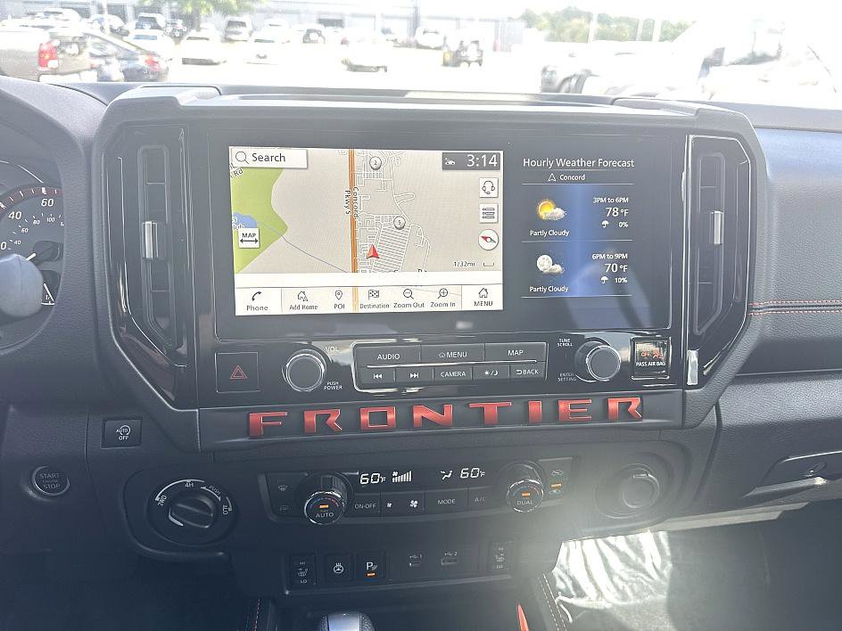 2025 Nissan Frontier PRO-4X photo 14