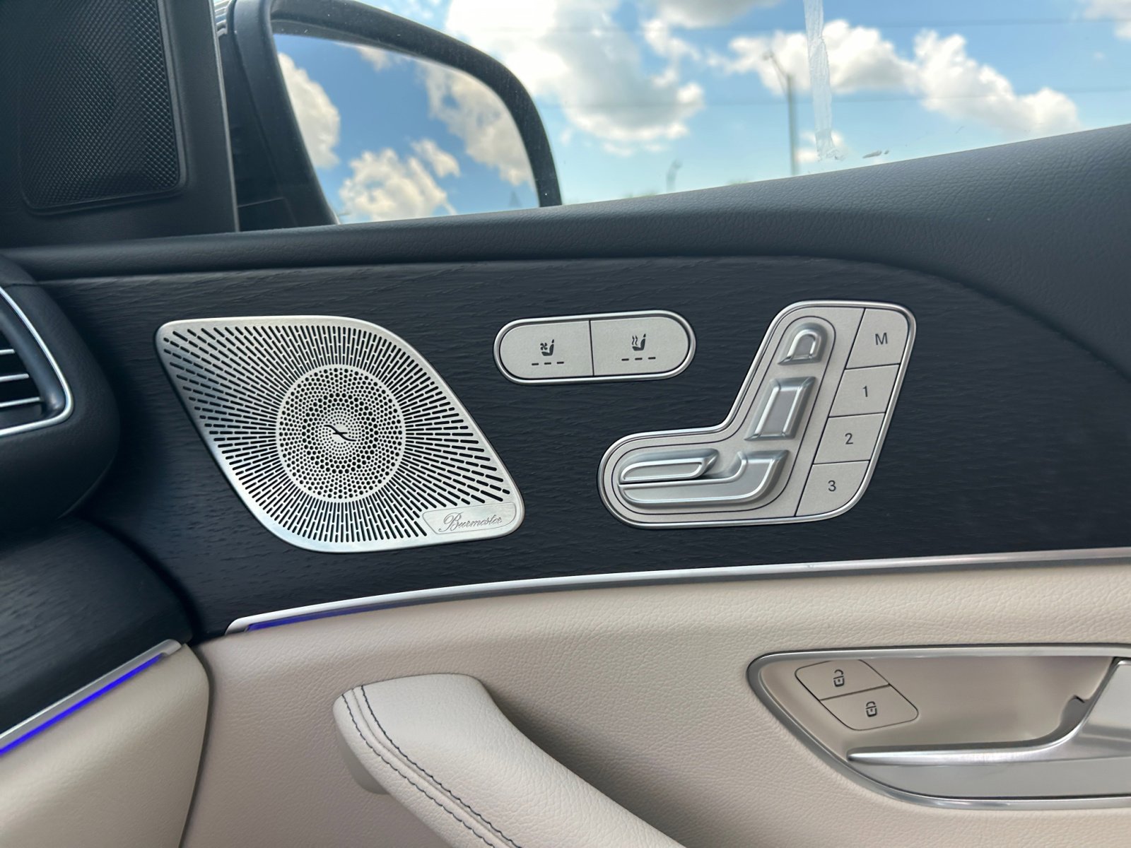 2025 Mercedes Benz GLS 450 4MATIC photo 30