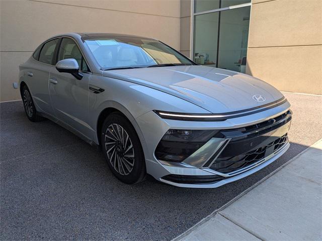 2025 Hyundai Sonata Hybrid Limited photo 4
