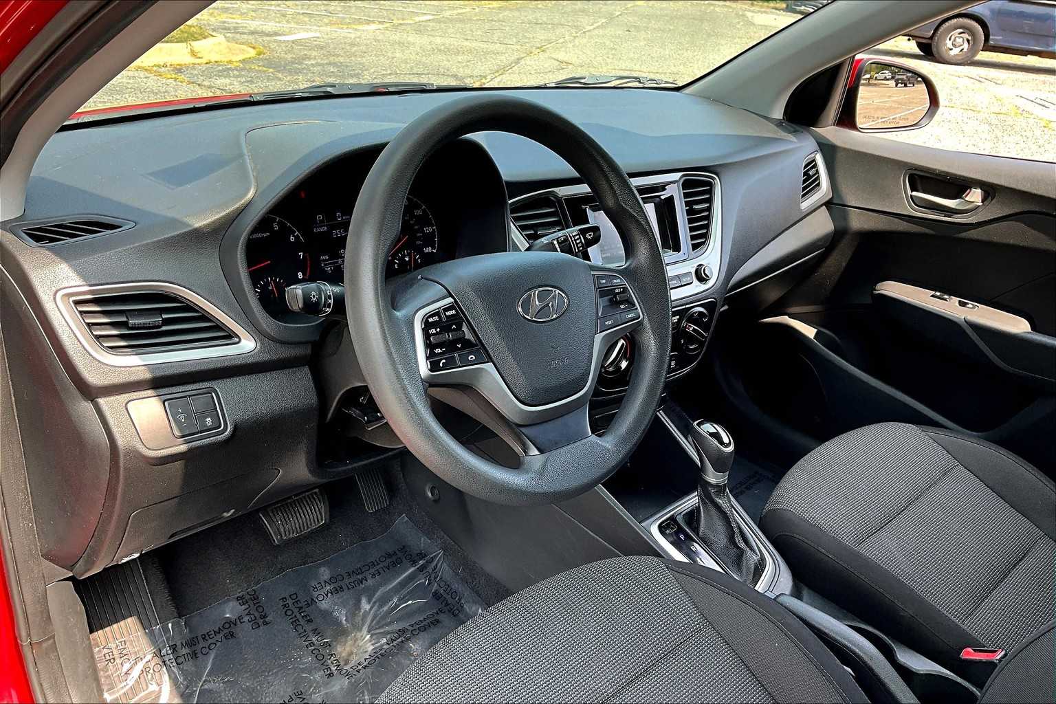 2020 Hyundai Accent SE photo 17