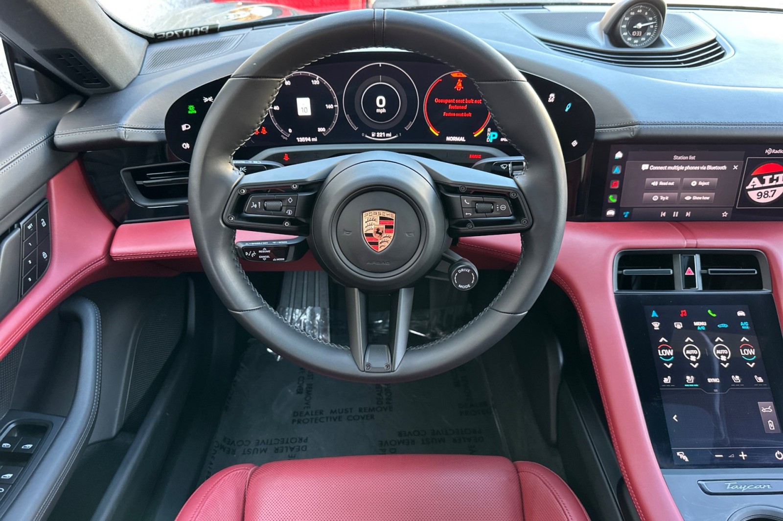 2023 Porsche Taycan photo 18