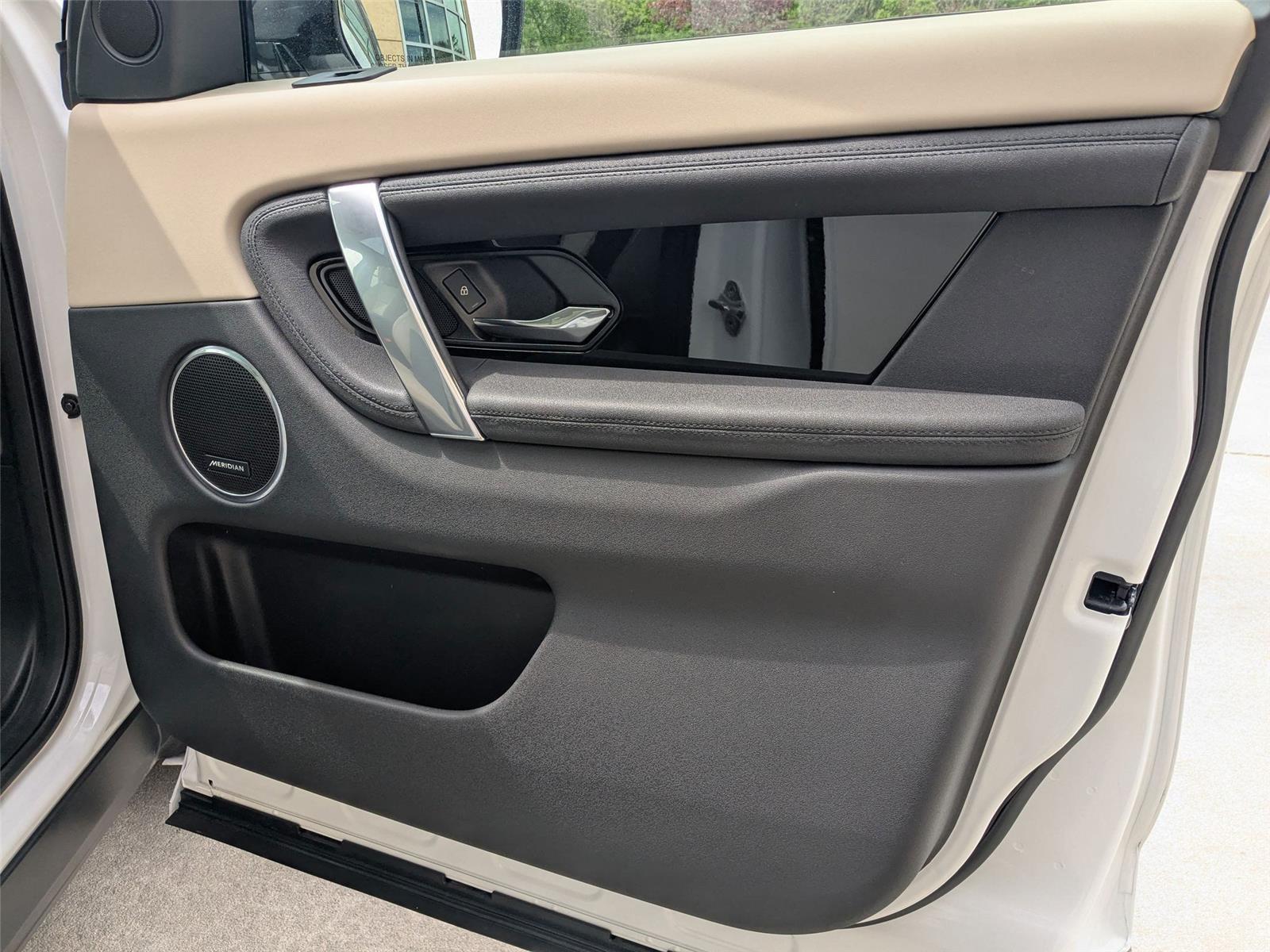 2024 Land Rover Discovery Sport S photo 28