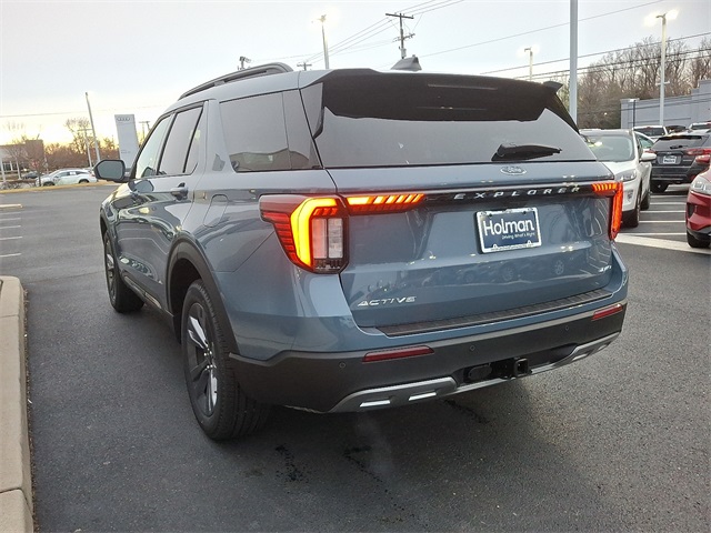 2026 Ford Explorer photo 2