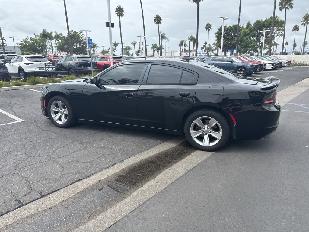 2017 Dodge Charger SXT photo 18