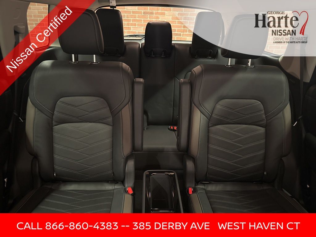 2022 Nissan Pathfinder Platinum photo 21