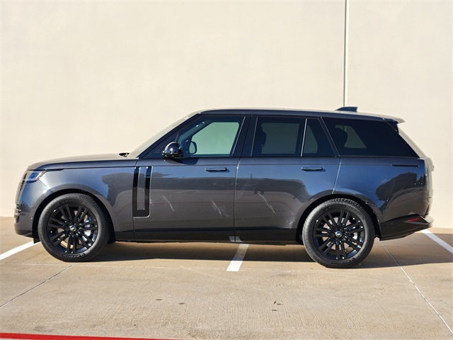 2024 Land Rover Range Rover SE photo 4