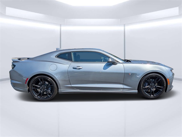2019 Chevrolet Camaro SS photo 2