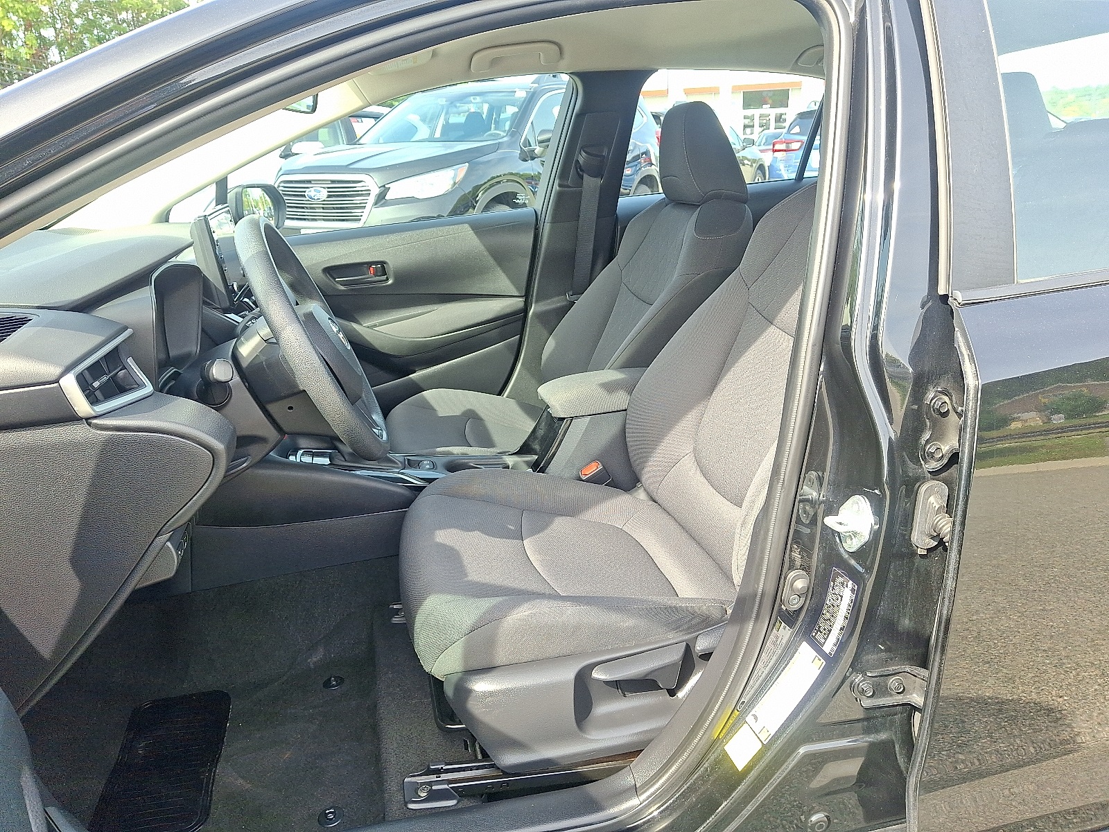 2022 Toyota Corolla LE photo 14