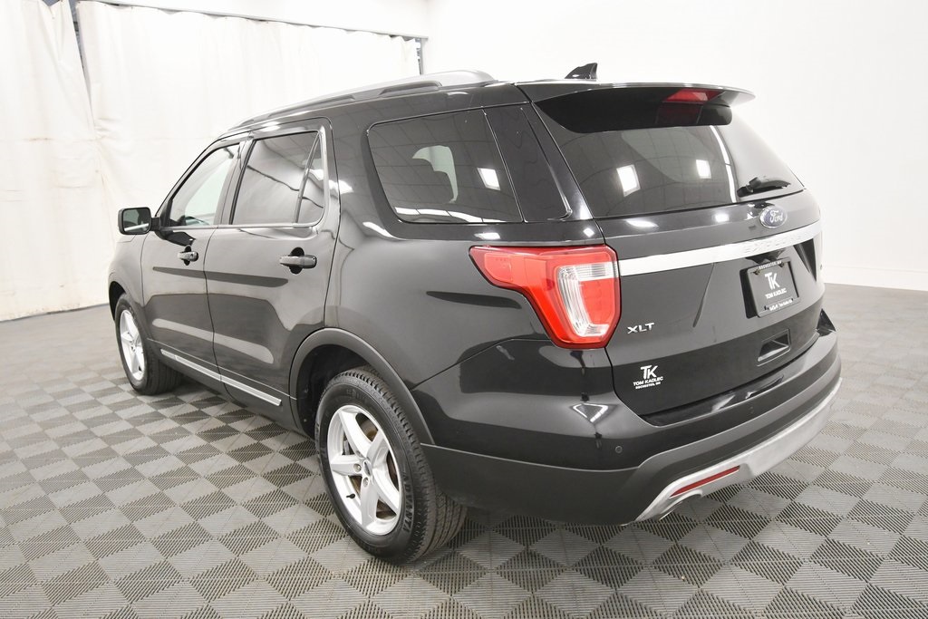 2017 Ford Explorer XLT photo 2