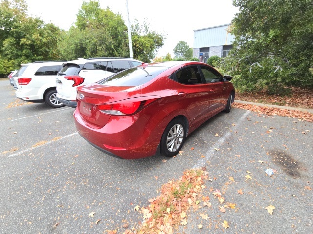 2016 Hyundai Elantra SE photo 2