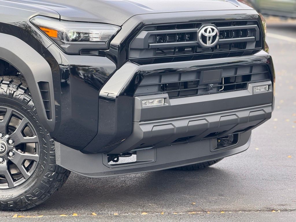 2025 Toyota 4Runner SR5 4WD photo 4