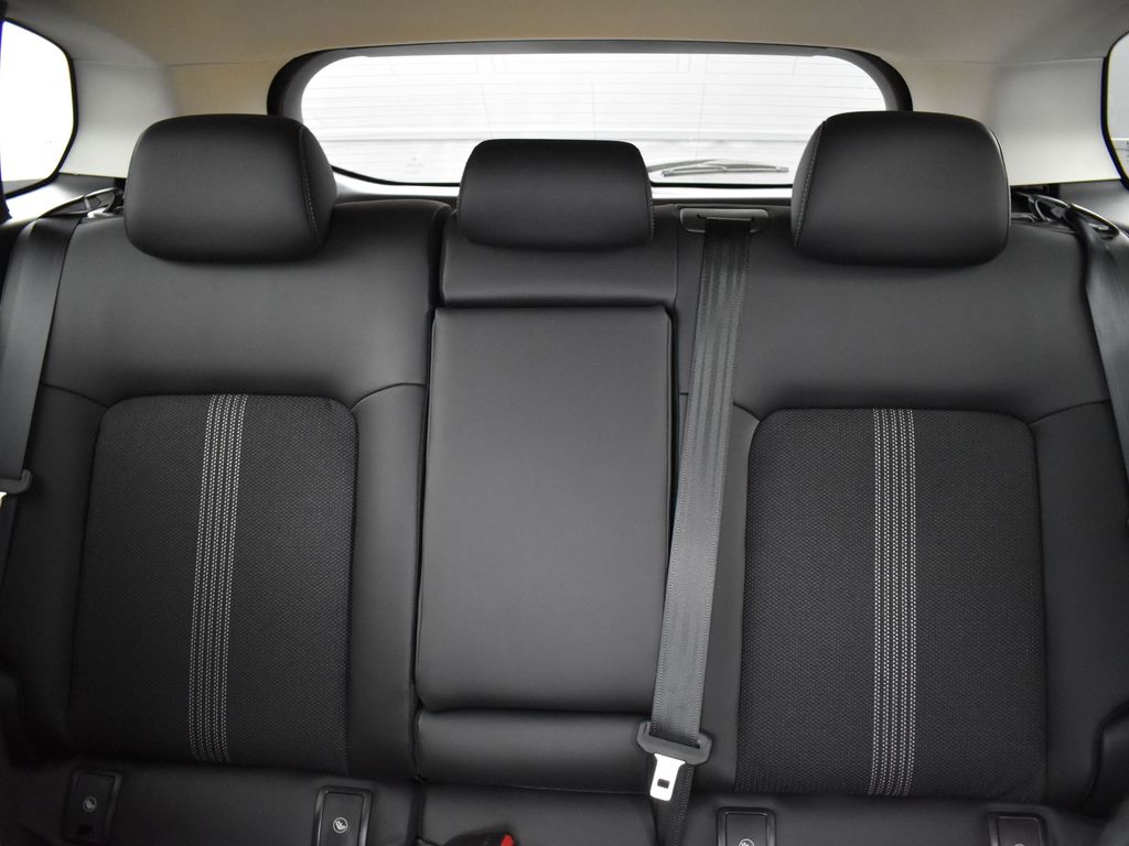 2025 Mazda CX-50 Preferred photo 18