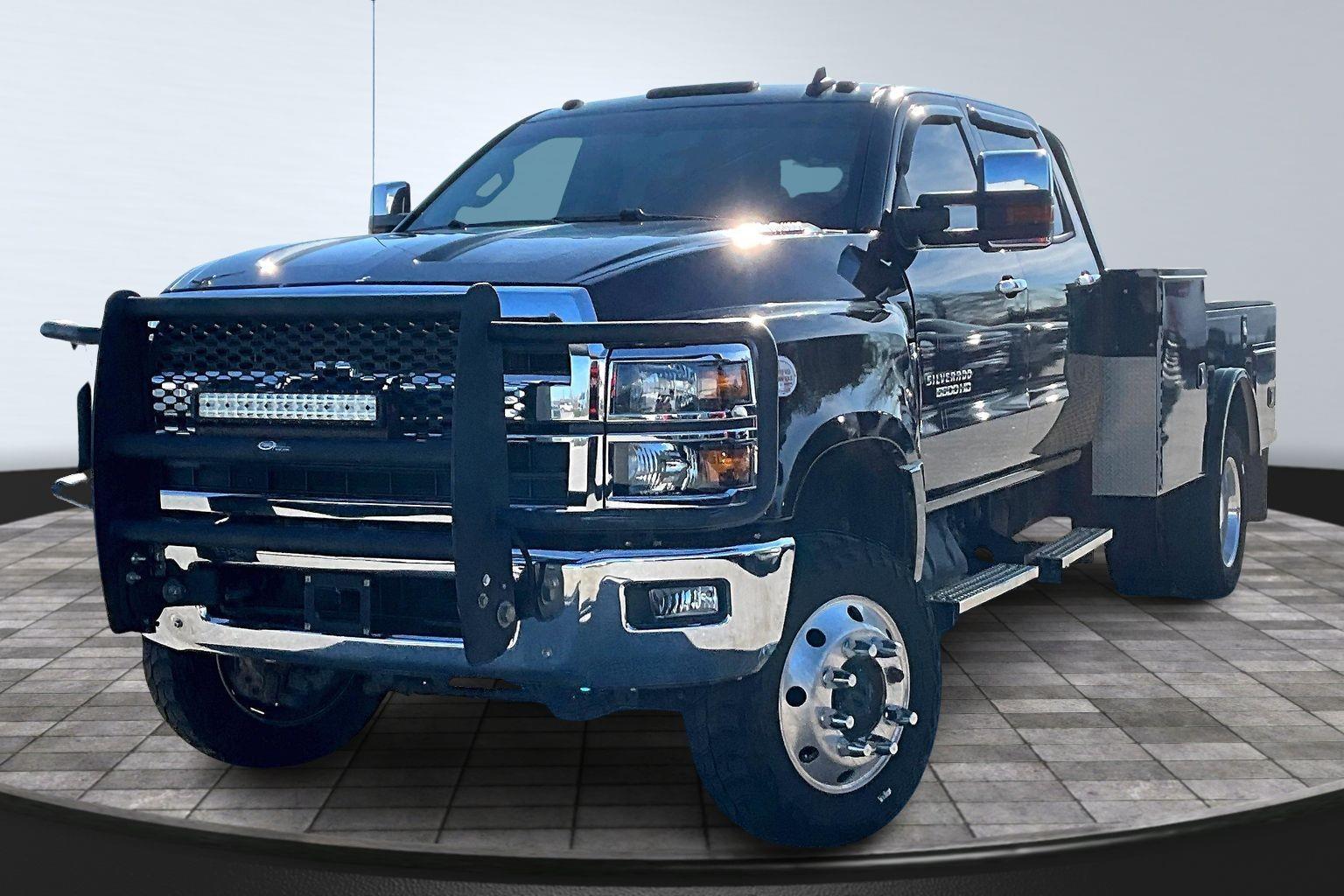 2020 Chevrolet Silverado 4500 Medium Duty Chassis Cab Work Truck's photo