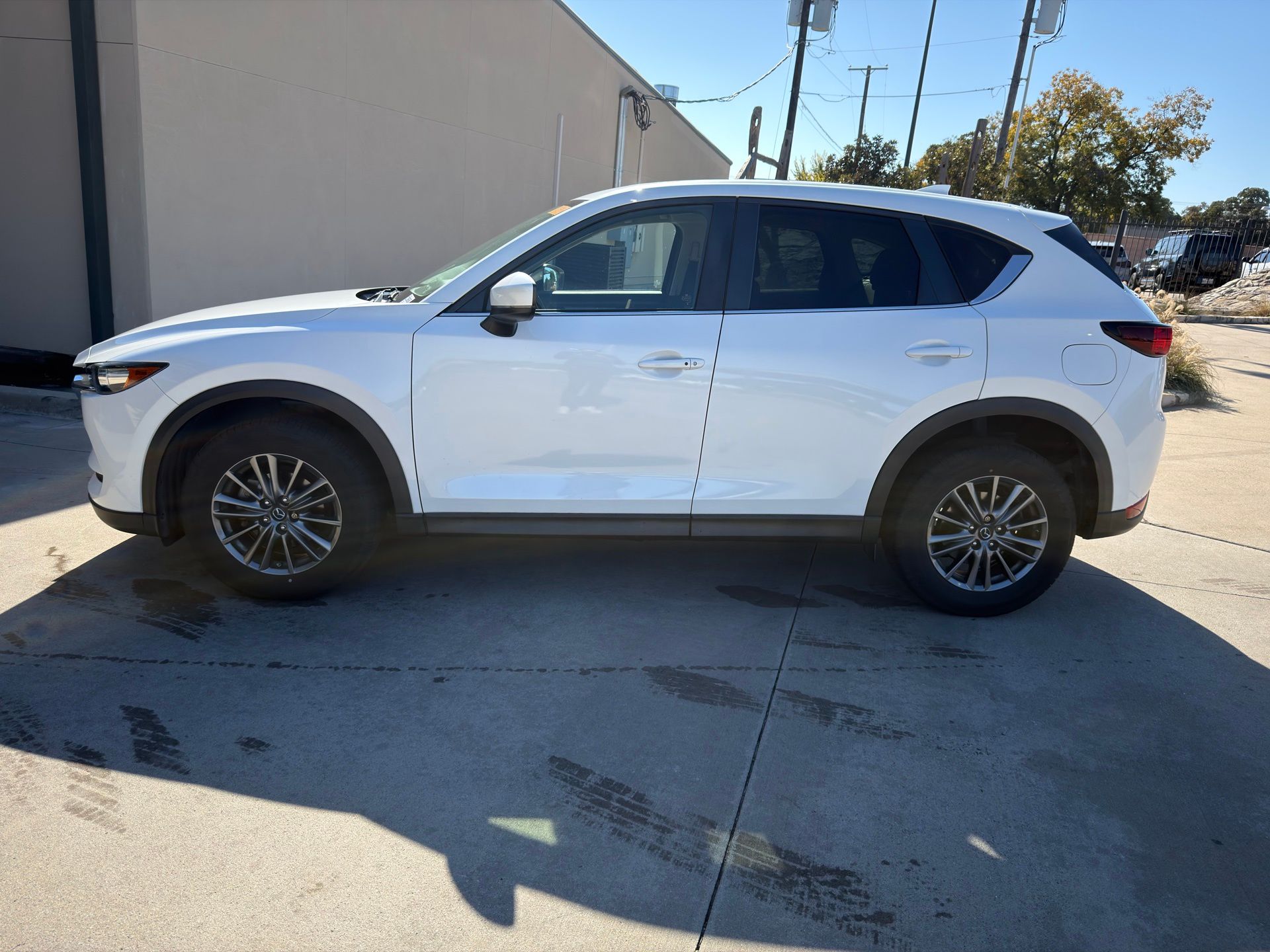 2017 Mazda CX-5 Touring photo 2