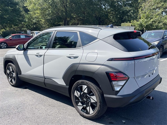 2025 Hyundai Kona SEL photo 4