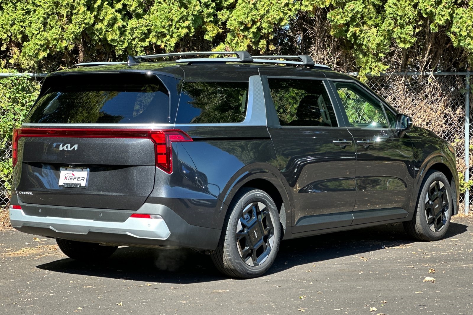 2026 Kia Carnival EX photo 2