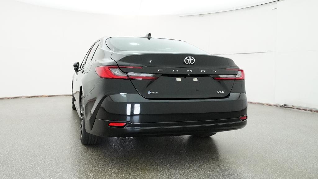 2025 Toyota Camry XLE photo 13