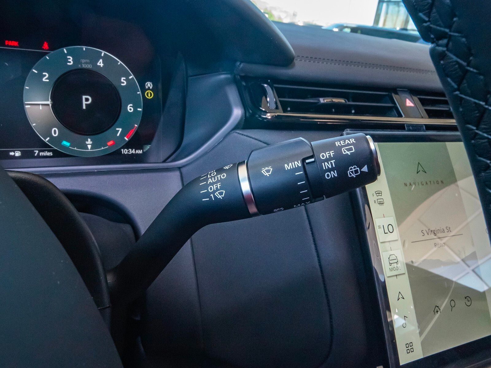 2026 Land Rover Range Rover Velar SE photo 14