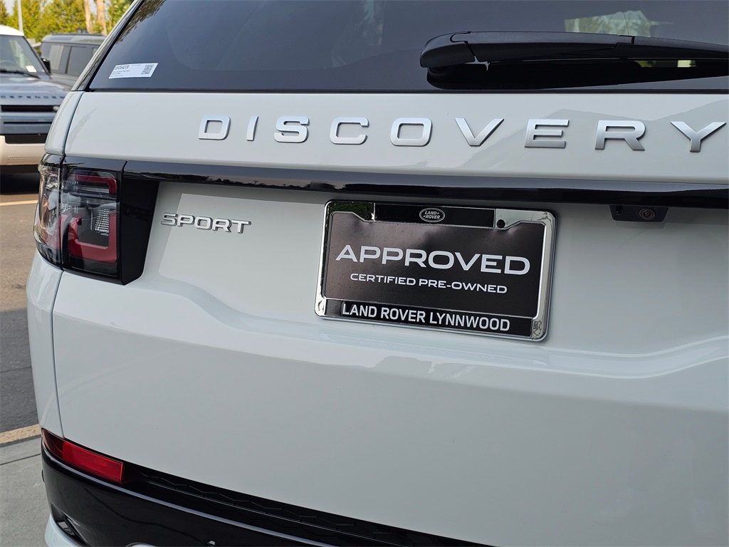 2025 Land Rover Discovery Sport S photo 7
