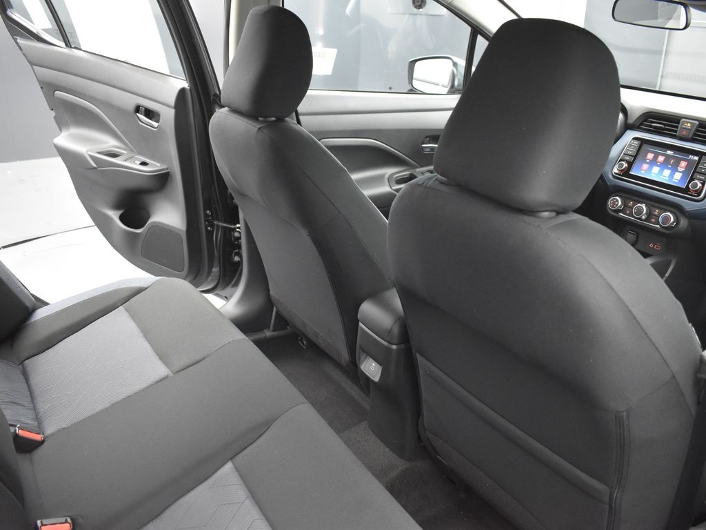 2025 Nissan Versa 1.6 SV photo 17